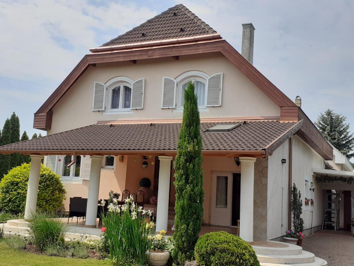 Csopak Mariann Apartman Exterior foto